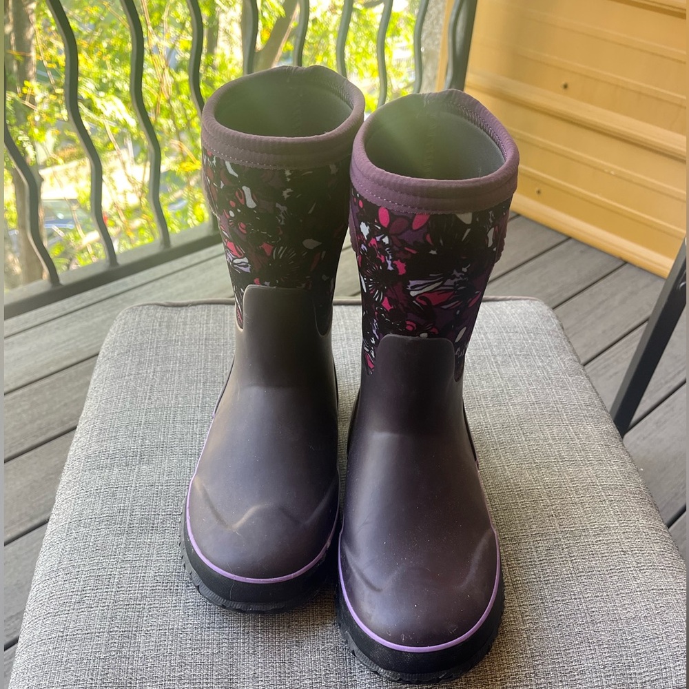 Bogs Insulated Waterproof Boots, Size 4 Youth Big Girl, Wildflower, Kids,